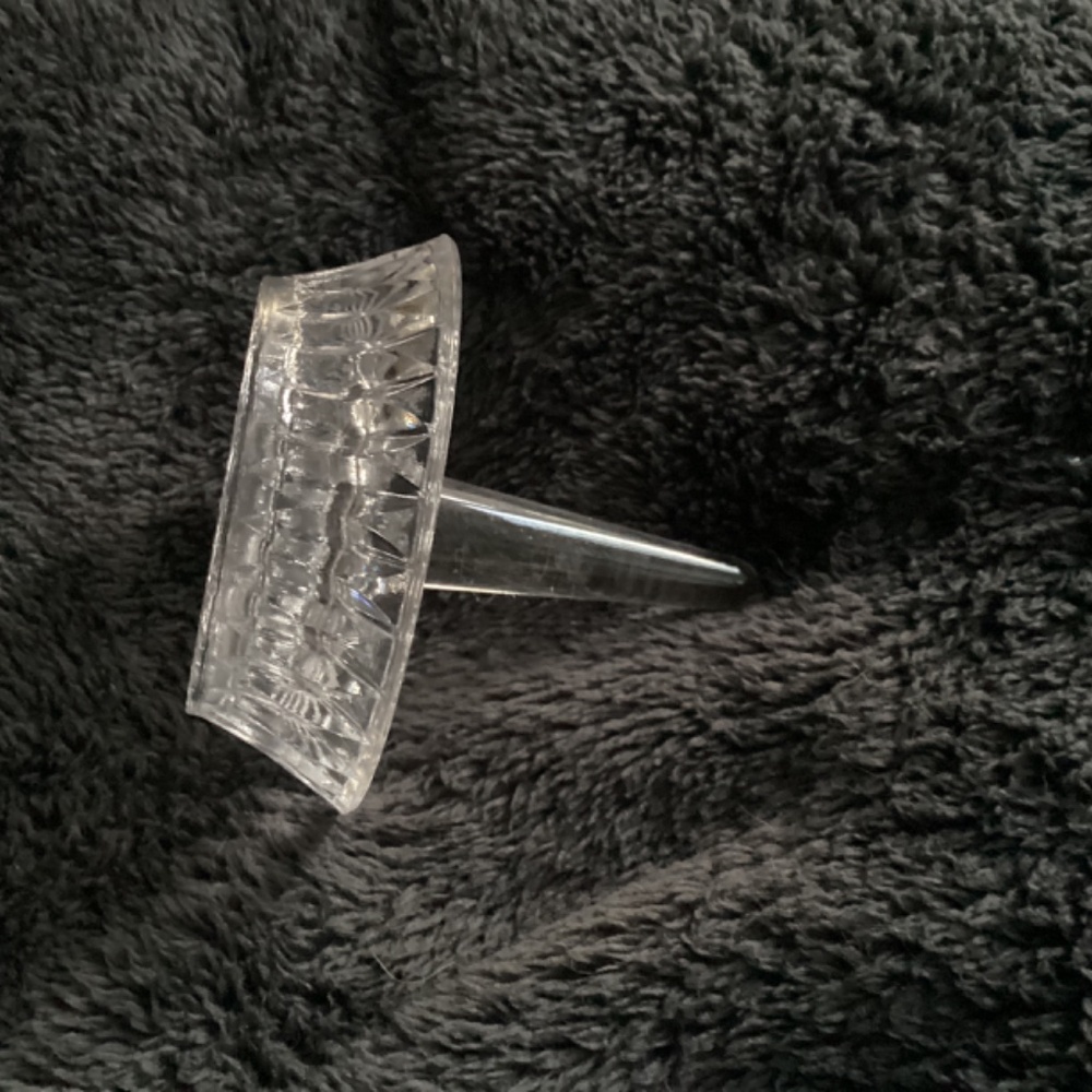 CLEAR CRYSTAL GLASS ROUND BEVELLED RING HOLDER - Picture 2 of 7